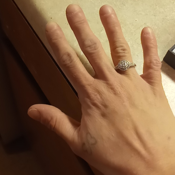 Diamond ring - Picture 2 of 4